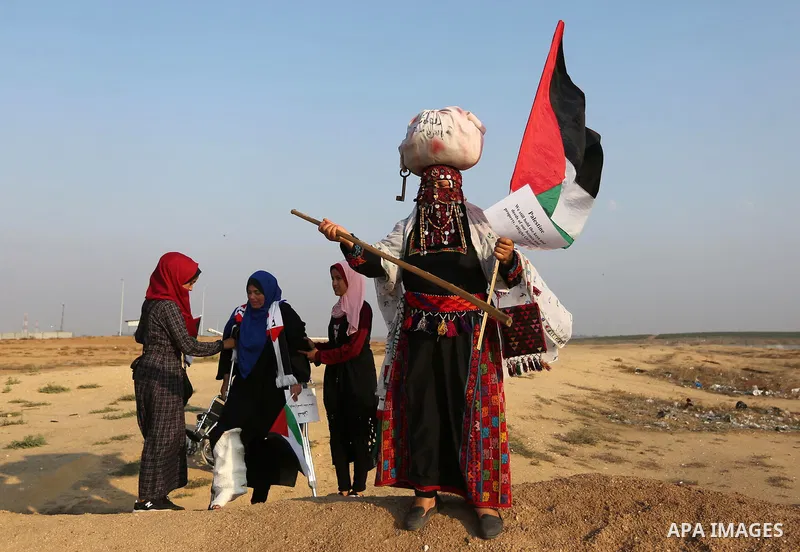 Palestinians take part in a protest to demand the right to return to their homeland at the Israel-Gaza border, in the east of Gaza City on October 16, 2019. Photo by Ashraf Amra