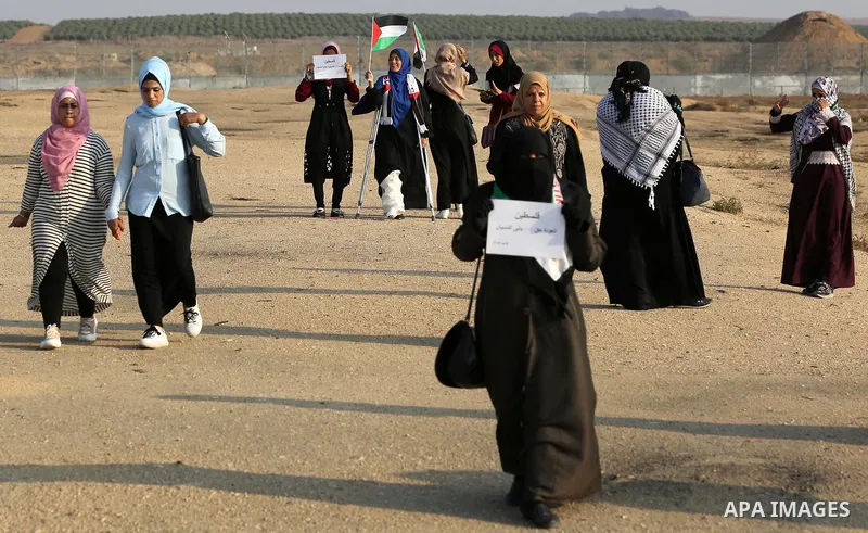 Palestinians take part in a protest to demand the right to return to their homeland at the Israel-Gaza border, in the east of Gaza City on October 16, 2019. Photo by Ashraf Amra