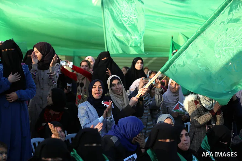 Palestinian Hamas supporters take part in a protest to show solidarity with the Al-Aqsa Mosque and Jerusalem, in Khan Youns southern in Gaza city January 3, 2020. Photo by Ashraf Amra