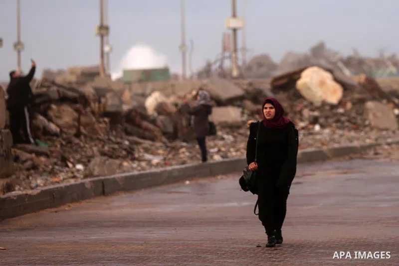 Palestinians enjoy at the sea port, during a storm day in Gaza City, on January 08, 2020. Photo by Ashraf Amra
