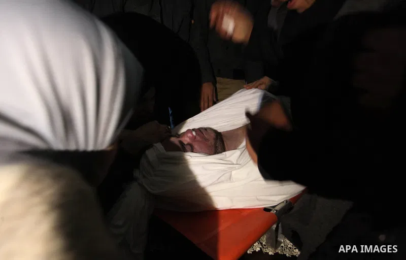 Relatives of Palestinian Amer Al-Hajjar, who was died of his wounds on 30 March 2018, during clashes in tents protest where Palestinians demand the right to return to their homeland at the Israel-Gaza border, mourn over...
