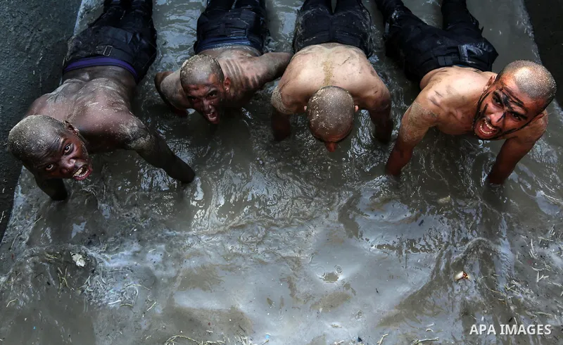Palestinian students show off their military skills during a c at a police academy, in Gaza City January 30, 2020. Photo by Ashraf Amra