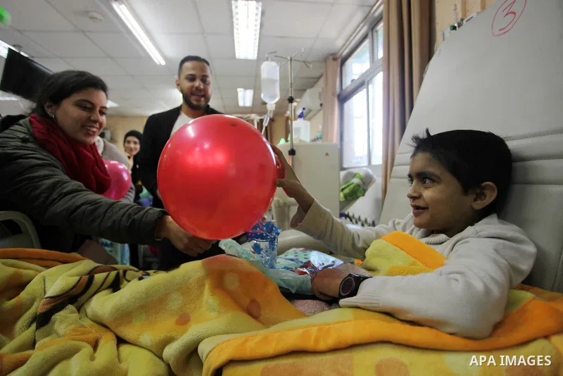 Palestinians from the "Ehsan" campaign team visit kidney patients at el-Rantisi hospital in Gaza city, on February 15, 2020. The Al-Ihsan campaign is a voluntary campaign, launched in 2011. Photo by Mahmoud Ajjour
