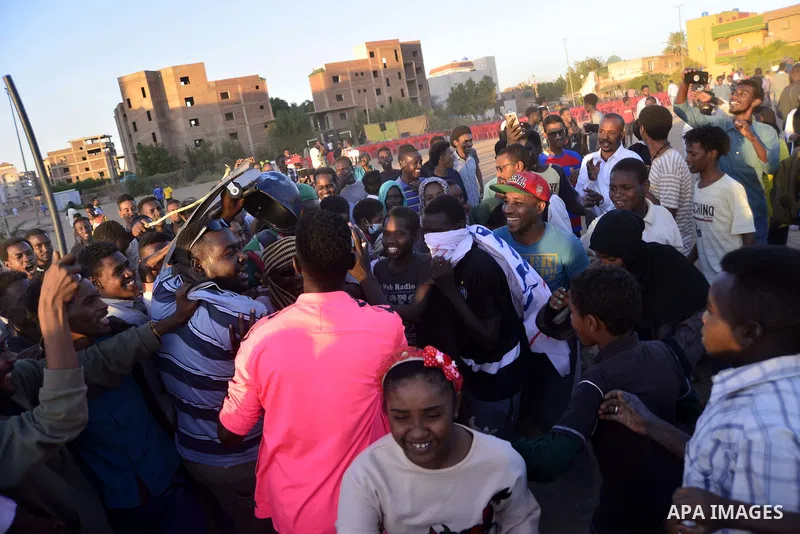 A picture taken on February 20, 2020. Sudanese take part in a protest to call for the reinstatement of soldiers who were forced into retirement after they voiced support for last year's revolution, in the centre of the c...