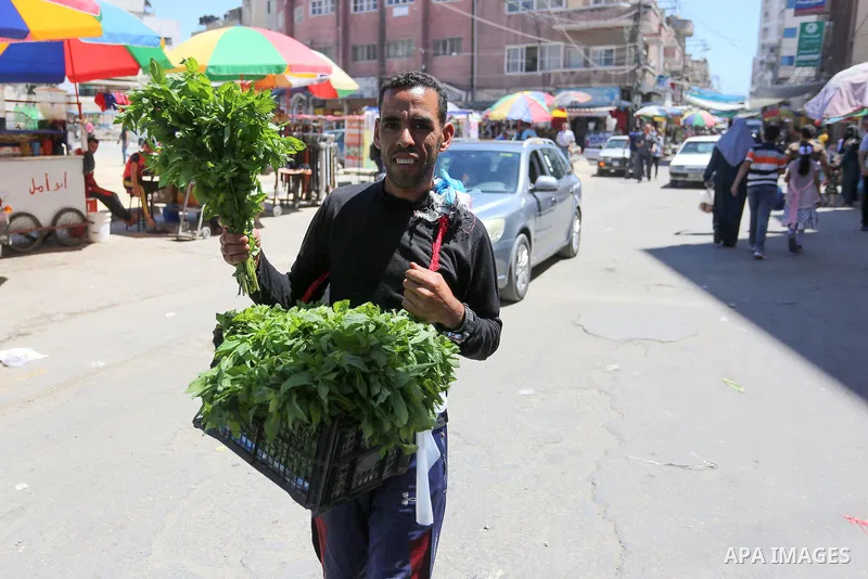 A general view shows the popular markets in Khan Youns southern in Gaza city on June 25, 2020. Gazans are strapped for cash and markets are suffering from an unprecedented recession. because of the late payment of salari...