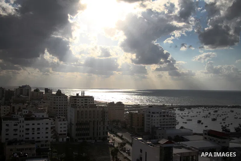 A general view shows the Gaza city during a rainy day, on November 6, 2020. Photo by mohammed salem
