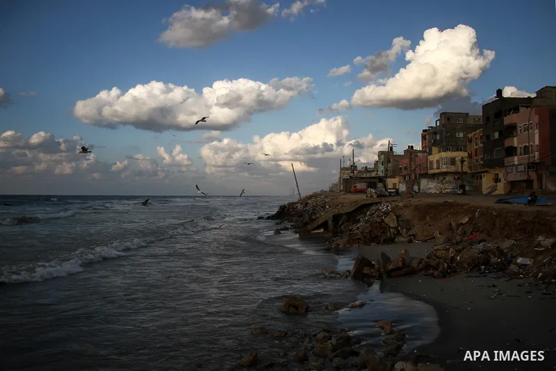 A general view shows the Gaza city during a rainy day, on November 6, 2020. Photo by mohammed salem