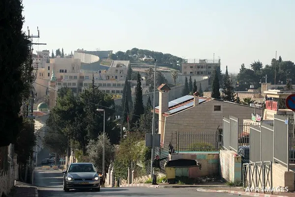A picture shows a side of the Israeli separation wall arround Jerusalem in Jerusalem's Old city,on March 8, 2020. In June 2002, the Israeli cabinet decided to construct the separation wall. The decision was made followin...