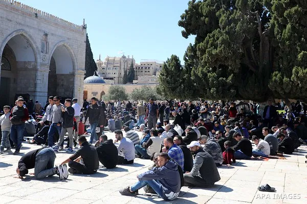 Palestinian Muslim worshipers attend Friday prayers at al-Aqsa mosque compound, in Jerusalem's Old city, on February 28, 2020. Photo by Muhammed Qarout Idkaidek