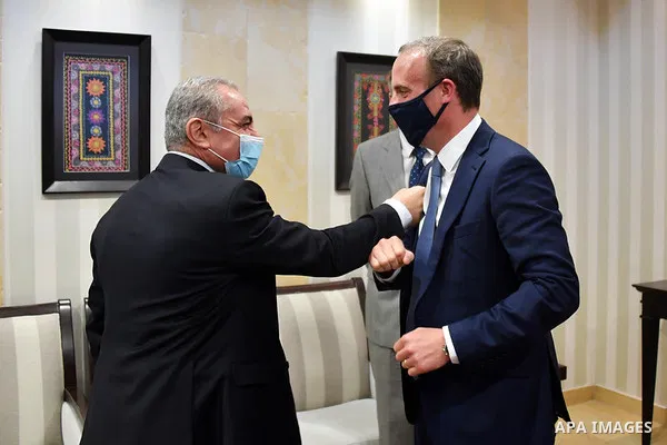 Palestinian Prime Minister Mohammad Ishtayeh, receives the British Foreign Secretary, in the West Bank city of Ramallah, on August 25, 2020. Photo by Prime Minister Office