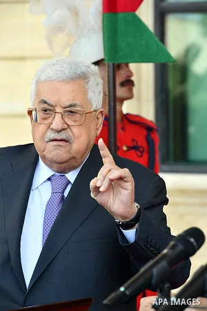 Palestinian President Mahmoud Abbas meets with Iraqi Iraqi President Barham Salih, at Salam Palace in Baghdad on March 04, 2019. Photo by Thaer Ganaim