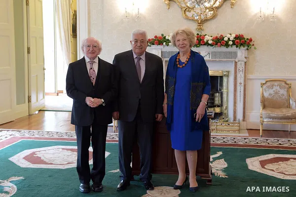 Palestinian President Mahmoud Abbas is welcomed by President of Ireland Michael D. Higgins and his wife Sabina Higgins at the Presidential Palace in Dublin, Ireland on September 22, 2018. Photo by Thaer Ganaim