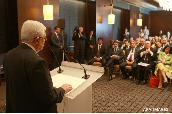 Palestinian President Mahmoud Abbas (Abu Mazen) meets with Palestinian, Turks and Arabs businessmen on June 05, 2012. Photo by Thaer Ganaim