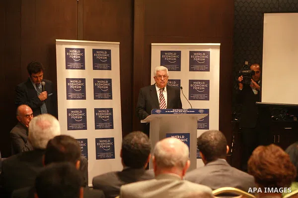 Palestinian President Mahmoud Abbas (Abu Mazen) meets with Palestinian, Turks and Arabs businessmen on June 05, 2012. Photo by Thaer Ganaim