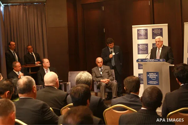 Palestinian President Mahmoud Abbas (Abu Mazen) meets with Palestinian, Turks and Arabs businessmen on June 05, 2012. Photo by Thaer Ganaim