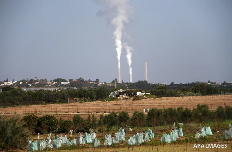 A general view show the Israeli settlements, from the northern of Gaza strip, on February 13, 2012. The disengagement was proposed in 2003 by Prime Minister Ariel Sharon, adopted by the government in June 2004, and appro...