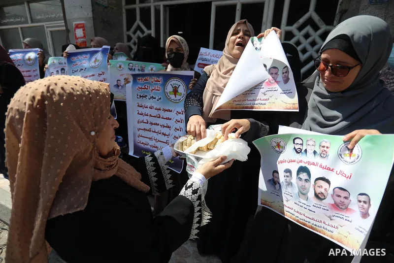 Palestinian women supporters of Islamic Jihad celebrate after the escape of Six Palestinian prisoners, in front of Red Cross office in Gaza city, on Sebtember 6, 2021. ​Six Palestinian prisoners, most of them serving lif...