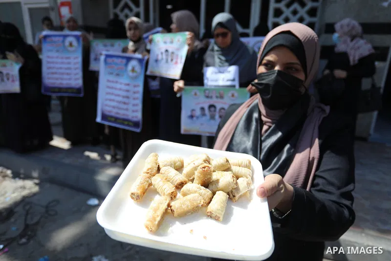 Palestinian women supporters of Islamic Jihad celebrate after the escape of Six Palestinian prisoners, in front of Red Cross office in Gaza city, on Sebtember 6, 2021. ​Six Palestinian prisoners, most of them serving lif...