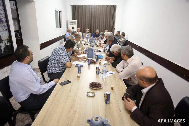 Palestinians of the Ministry of Economy meet with Palestinian factions in Gaza City on November 6, 2021. Photo by APA