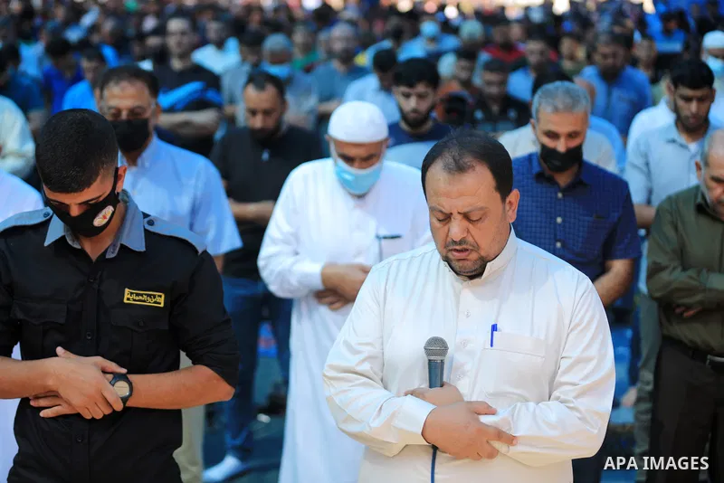 Palestinians attend Friday prayer in front of Red cross office in solidarity with prisoners on hunger strike held at Israeli Jails, in Gaza city on October 15, 2021. Photo by Dawoud Abo Alkas