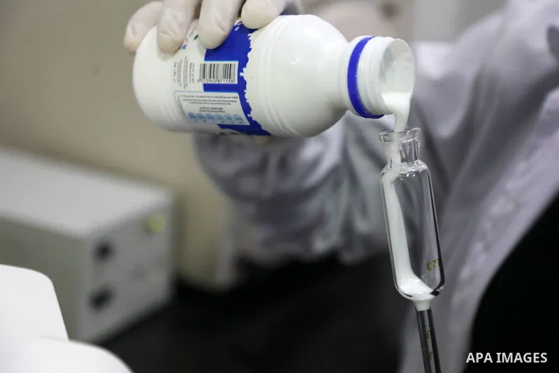 Palestinian employees work at Hanover factory for dairy, in Gaza city, on October 28, 2021. Photo by Majdy Fathi