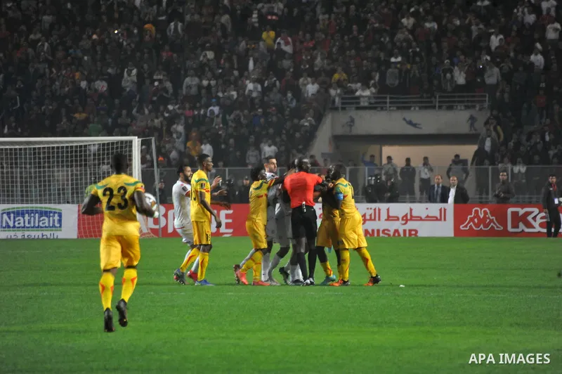 Tunisia players fight with Mali players during the FIFA World Cup Qatar 2022 Africa qualifiers playoff, second leg soccer match between Tunisia and Mali at the Olympic stadium in Rades, Tunis, Tunisia, 29 March 2022. Pho...