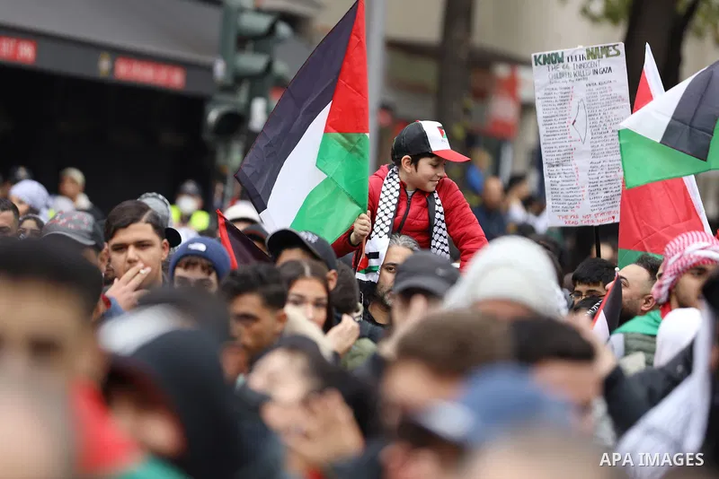 Foreign activists and Palestinians take part in a rally to express support of the Al-Aqsa mosque in Berlin, Germany, on April 22, 2022. Earlier today, scores of worshipers inside the Al-Aqsa Mosque were injured in an Isr...