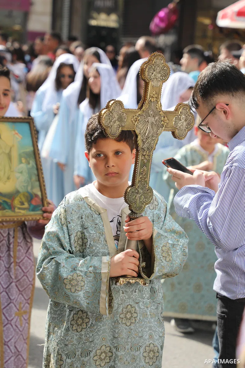 Christian worshipers attend the Holy Fire ceremony, in Ramallah, in the Israeli-occupied West Bank April 23, 2022. Photo by Wajed Nobani