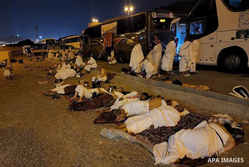 Muslim pilgrims collect stones on their way to Jamarat to stone the devil as part of the annual Islamic Hajj pilgrimage during the first day of Eid Al Adha in Mecca, Saudi Arabia on July 8, 2022. Photo by Ashraf Amra