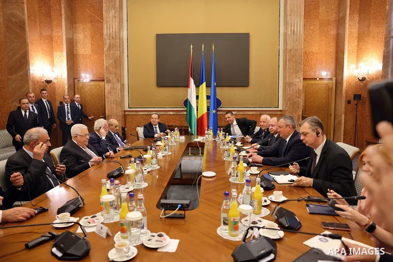 Palestinian President Mahmoud Abbas meets with Romanian President Klaus Johannes in Bucharest, Romania on July 19, 2022. Photo by Thaer Ganaim