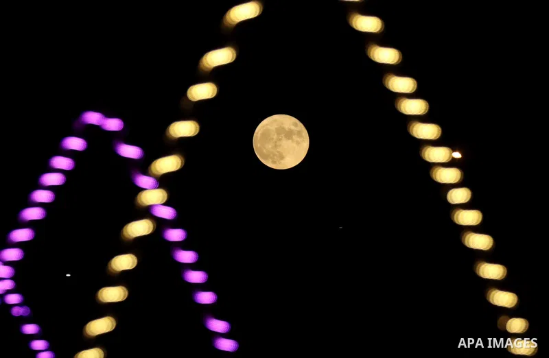 Full moon "Supermoon" rises at the evening hours in Deir al-Balah in the center of Gaza Strip on September 10, 2022. Photo by Ashraf Amra\ apaimages