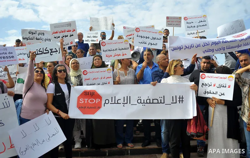 Tunisian journalists and human rights activists protest for freedom of the press and against the bankruptcy of media organisations at Kasbah Square in Tunis, Tunisia on October 13, 2022 (Credit Image: Yassine Mahjoub/Nur...