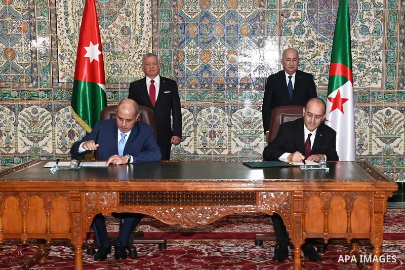 Algerian President Abdelmadjid Tebboune and Jordanian King Abdullah II attend sign agreements in the capital Algiers, on December 4, 2022. Photo by Algerian Presidency Office/APAimages