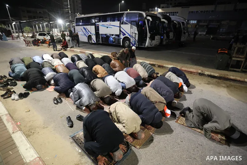 Palestinian Muslims who is preparing to leaves Gaza for perform the religious rituals of Umrah in Mecca, in Khan Younis the southern Gaza Strip, on November 14, 2022. Photo by Ashraf Amra\ apaimages