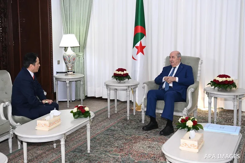 Algerian President Abdelmadjid Tebboune receives the Ambassador of the Socialist Republic of Vietnam Nguyen Thanh Vinh, on April 10, 2023. Photo by Algerian Presidency Office