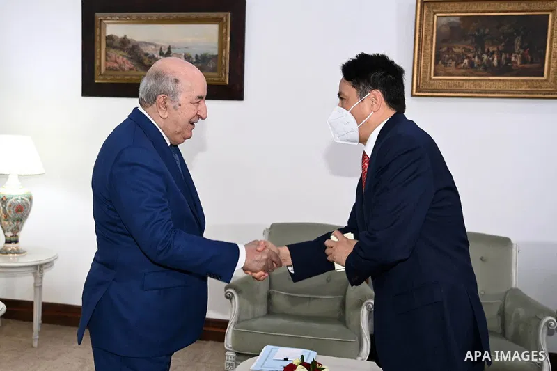 Algerian President Abdelmadjid Tebboune receives the Ambassador of the Socialist Republic of Vietnam Nguyen Thanh Vinh, on April 10, 2023. Photo by Algerian Presidency Office