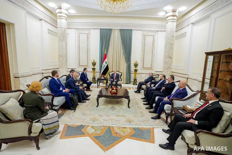Iraqi President Abd al-Latif Jamal Rashid receives Czech Foreign Minister Jan Lipavsky at the Baghdad Palace on May 25, 2023. Photo by Iraqi Presidency Office