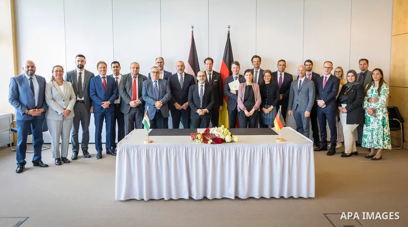 The Palestinian and German delegations sign the cooperation protocol in Berlin on May 23, 2023. Photo by Thomas koehler\ apaimages