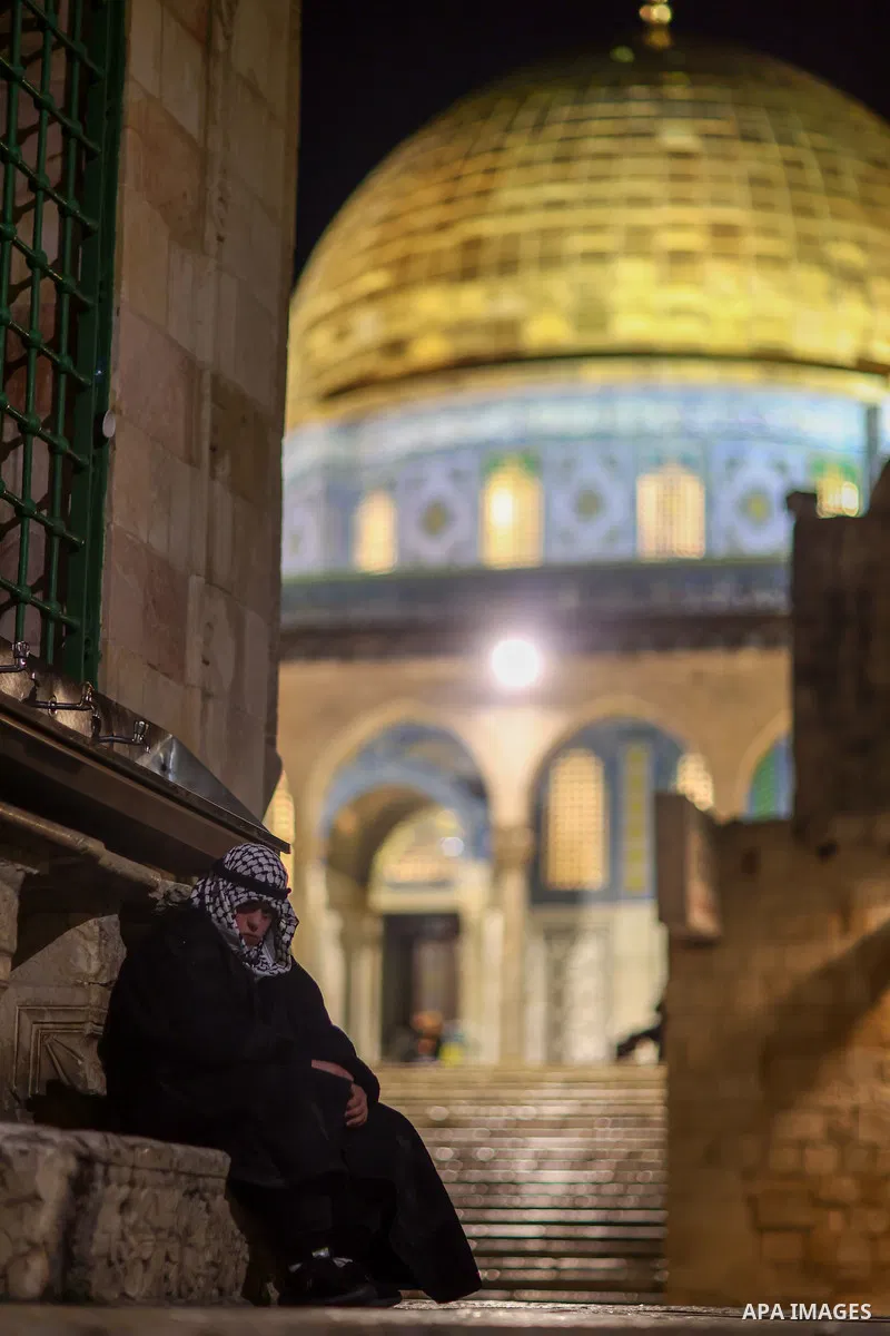 Palestinian muslims offer Taraweeh prayers on the first night of the holy fasting month of Ramadan at al-Aqsa mosque compound in Jerusalem on March 22, 2023. Photo by Saeed Qaq\ apaimages