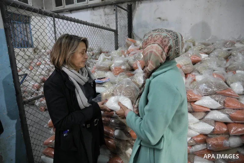 Lynn Hastings, Humanitarian Coordinator for the occupied Palestinian territory and Thomas White - Director of UNRWA Affairs, visit the aid distribution center on the occasion of formal launch of the 2023 Humanitarian Res...