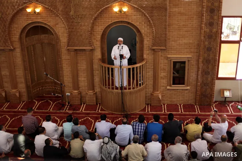 (FILES) Palestinian Prime Minister Ismail Haniyeh, delivers a speech during Friday prayer in Gaza city on May 31, 2013. Haniyeh described the recent U.S plans as "projects of political deception and fraud". Iran's Revolu...