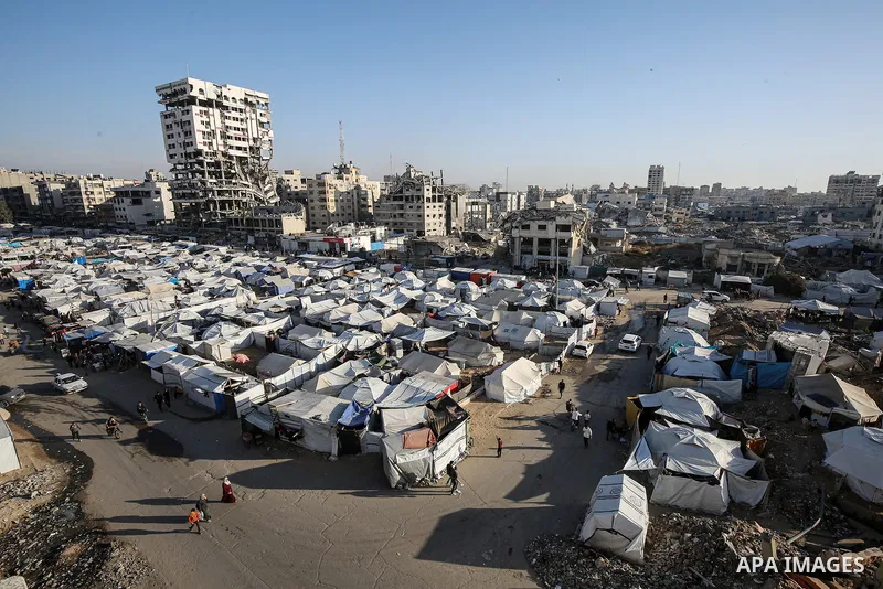 Tents of internally displaced Palestinians, who fled from northern Gaza Strip and east of Gaza City, set up in Unknown Soldier Square in the Al-Rimal neighborhood in central Gaza City, the Gaza Strip, 08 May 2025. Photo...