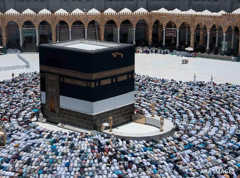 The Muslim hasty pilgrims perform the farewell tawaf around Kaaba, the holiest site in Islam, at al-Masjid al-Haram, during the Hajj 2025 pilgrimage in Mecca, Saudi Arabia, 08 June 2025. Photo by Saudi Press Agency