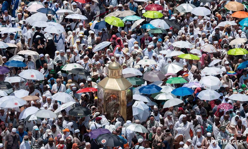 The Muslim hasty pilgrims perform the farewell tawaf around Kaaba, the holiest site in Islam, at al-Masjid al-Haram, during the Hajj 2025 pilgrimage in Mecca, Saudi Arabia, 08 June 2025. Photo by Saudi Press Agency