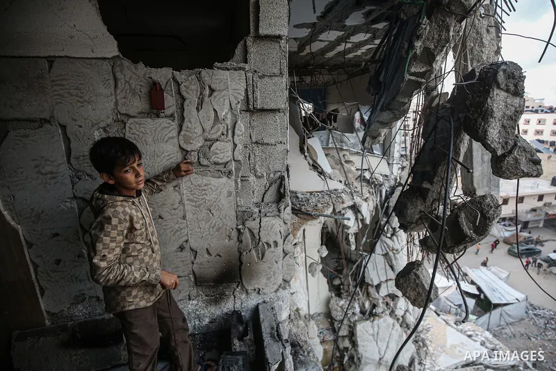 Deprived of basic needs such as shelter, food and clean water, Palestinians continue their daily life in makeshift tents and the rubble of collapsed buildings, where they live under difficult living conditions in Jabalia...
