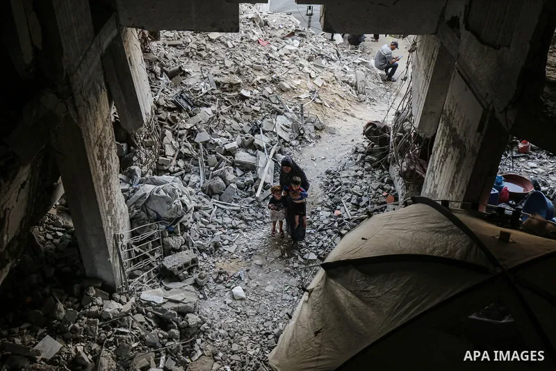 Deprived of basic needs such as shelter, food and clean water, Palestinians continue their daily life in makeshift tents and the rubble of collapsed buildings, where they live under difficult living conditions in Jabalia...