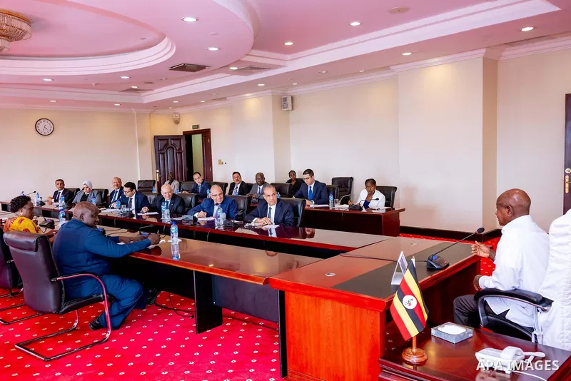 Egyptian Minister of Foreign Affairs and Immigration, Badr Abdel-Ati, meets with Ugandan President Yoweri Museveni in Entebbe, Uganda, on August 4, 2025. Photo by Egyptian Ministry of Foreign Affairs Office\ apaimages