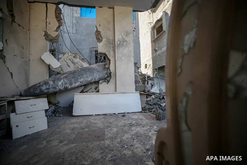 An unexploded bomb remains in the home of the Al-Hatu family in the Al-Nafaq neighborhood of Gaza City on October 31, 2025. The Mark 84 (MK-84) bomb, a free-fall weapon capable of destroying entire buildings or causing e...