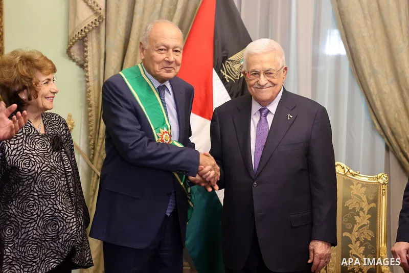 Palestinian President Mahmoud Abbas meets and honors Arab League Secretary-General Ahmed Abu El-Gheit during a meeting in Cairo. Cairo, Egypt, October 31, 2025. Photo by Thaer Ganaim\ apaimages
