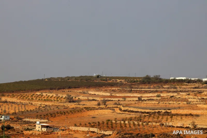 Israeli forces set up new settlement caravans in the Gush Etzion settlement bloc in the southern West Bank, on farmland belonging to Palestinian farmers from the town of Beit Ummar, north of Hebron. Hebron, West Bank, No...